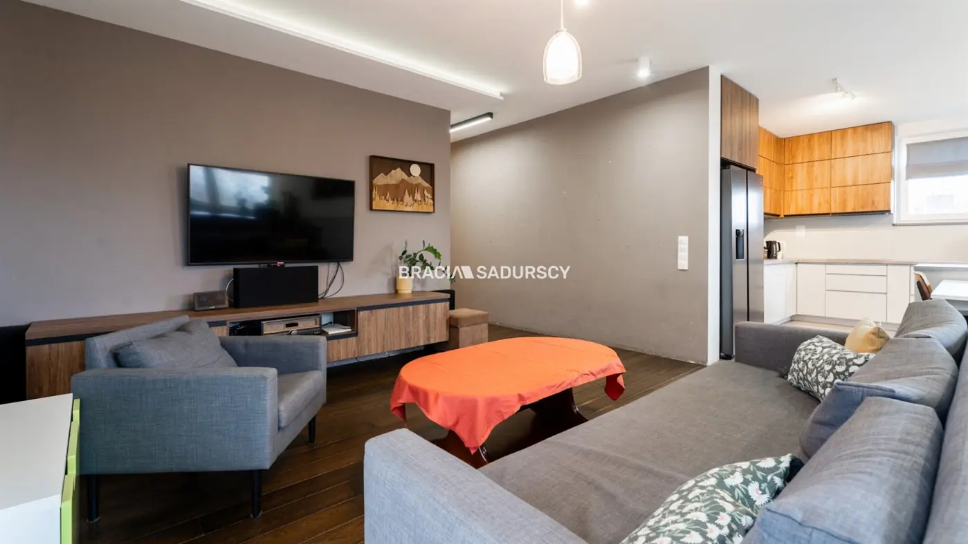 Głogoczów, pięknie położone nieruchomości, 2 domy