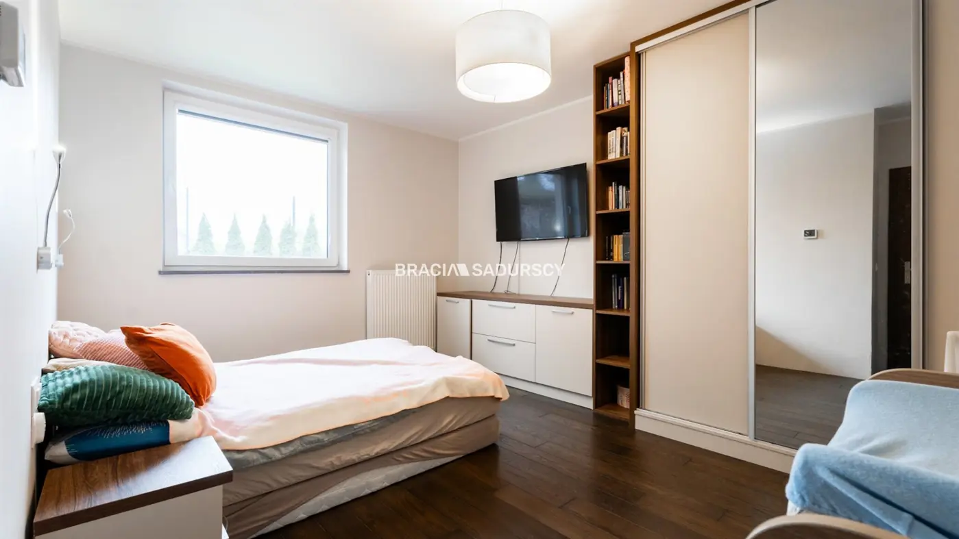 Głogoczów, pięknie położone nieruchomości, 2 domy