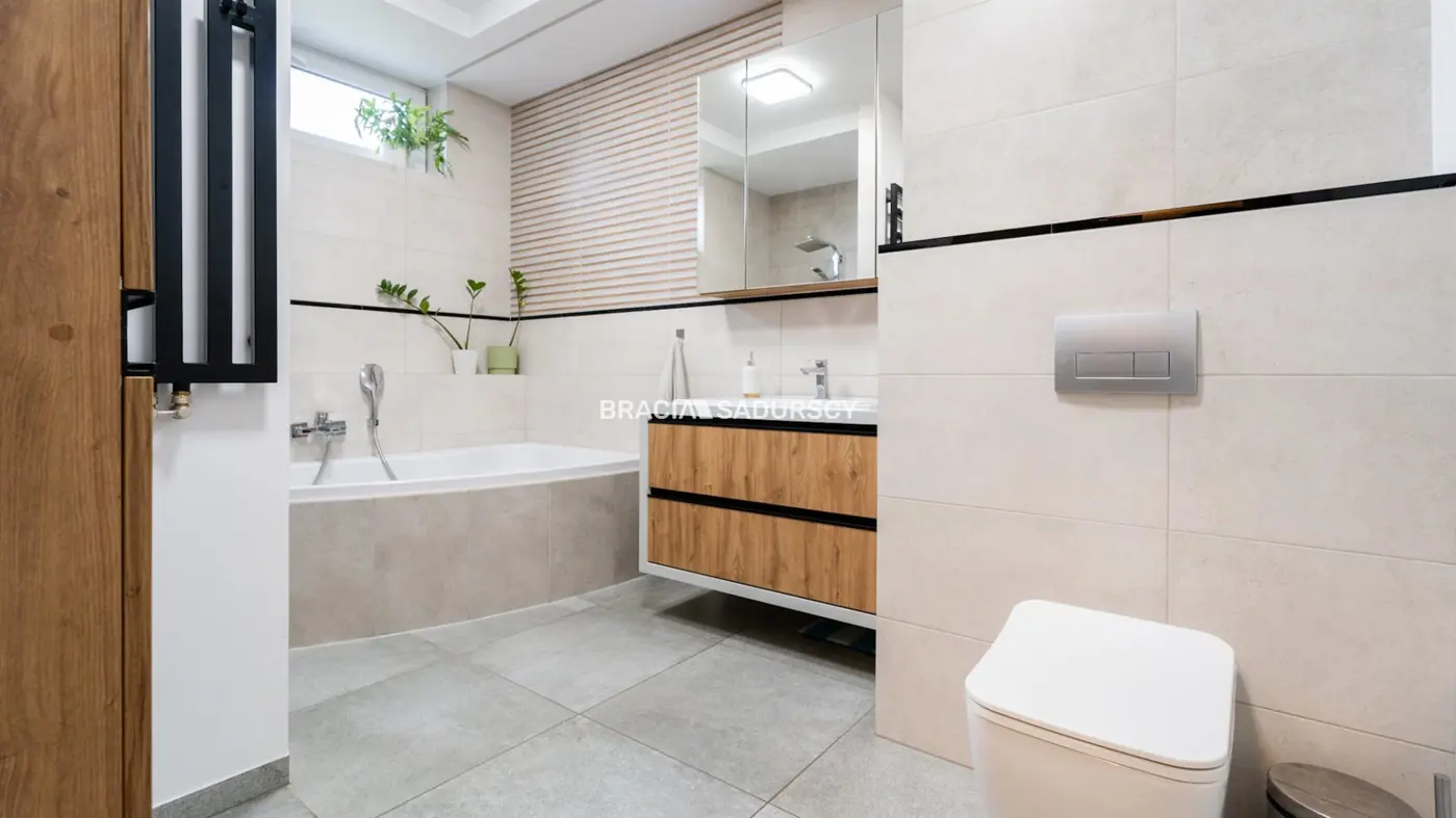 Głogoczów, pięknie położone nieruchomości, 2 domy