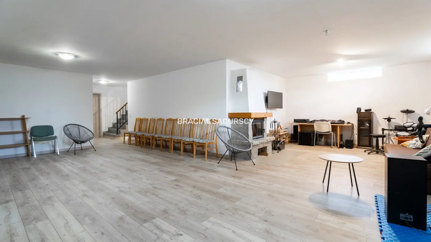 Głogoczów, pięknie położone nieruchomości, 2 domy