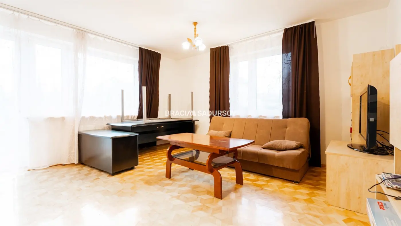 Głogoczów, pięknie położone nieruchomości, 2 domy