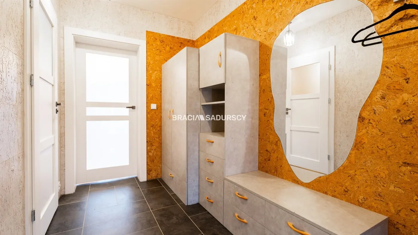 Głogoczów, pięknie położone nieruchomości, 2 domy