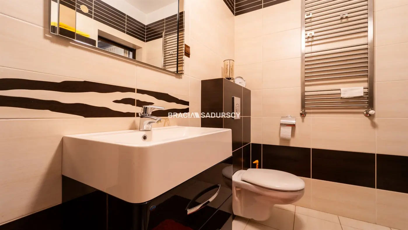 SPRZEDAM DOM W CETRUM KRAKOWA.