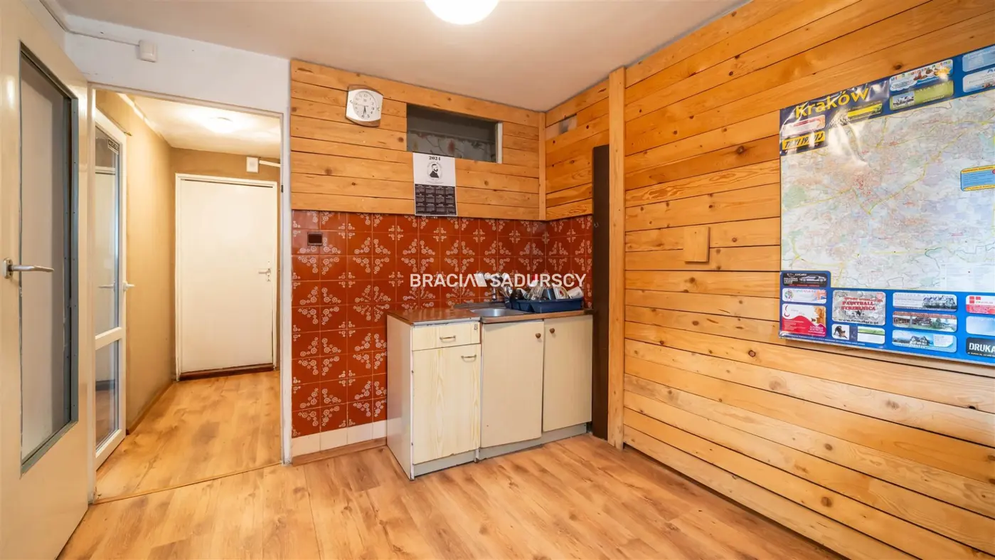 Działa 500m2 z domem 227m2. Wzgórza.