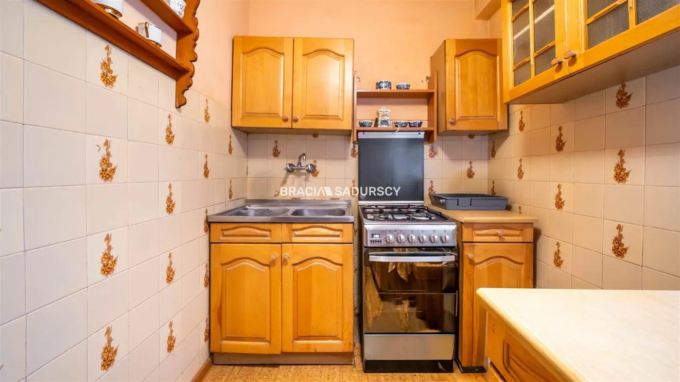 Działa 500m2 z domem 227m2. Wzgórza.