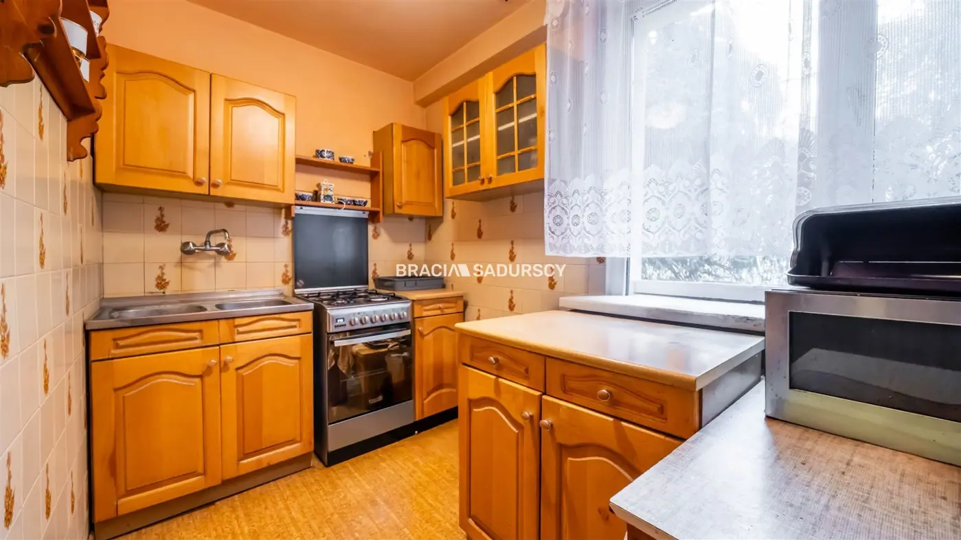 Działa 500m2 z domem 227m2. Wzgórza.