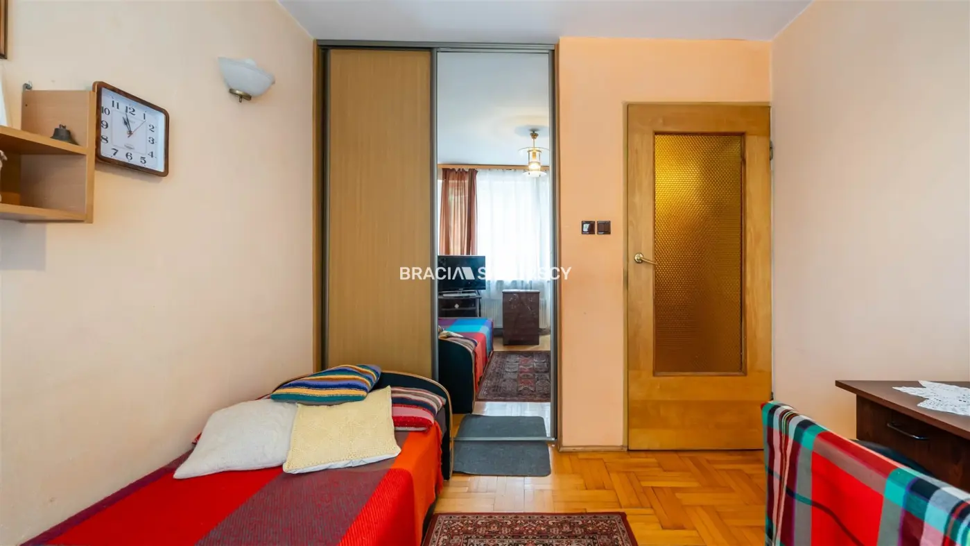 Działa 500m2 z domem 227m2. Wzgórza.