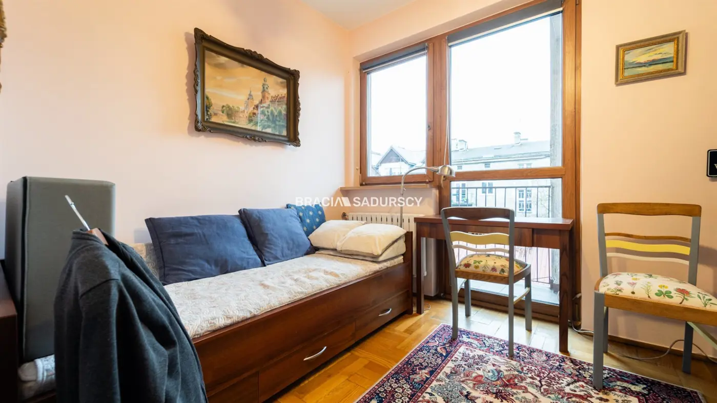 Działka z dwoma domami. Idzikowskiego.