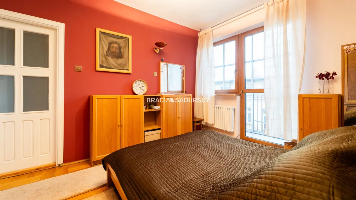 Działka z dwoma domami. Idzikowskiego.