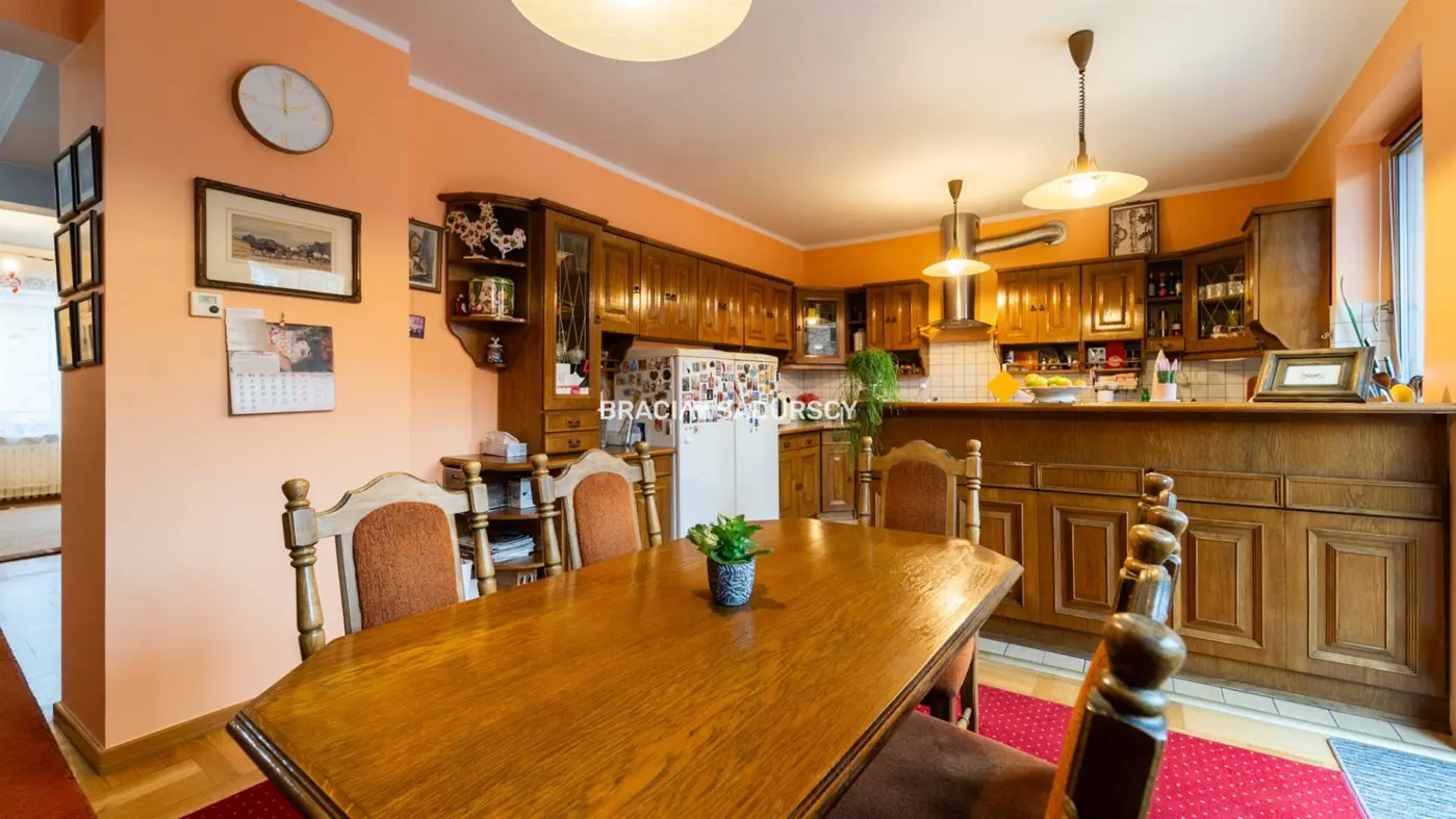 dwa budynki w Centrum Krakowa.