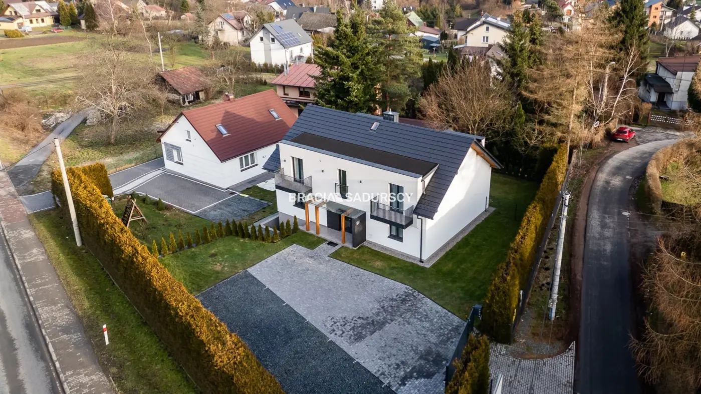 Budynek wolnostojący, 5 mieszkań, gm. Wieliczka