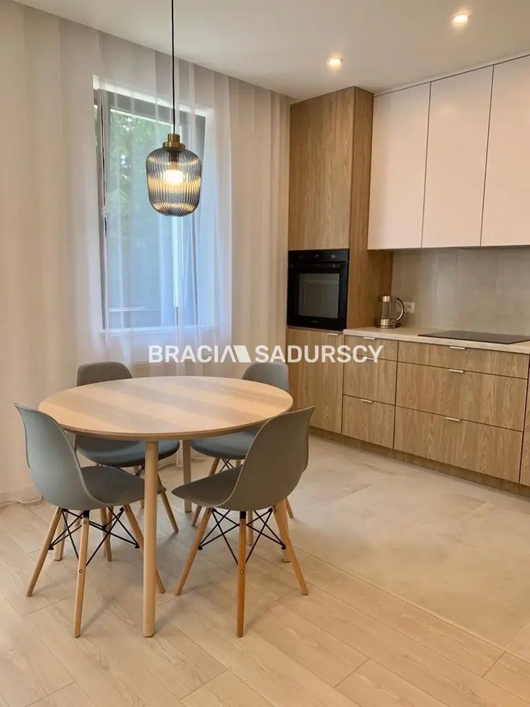 Budynek wolnostojący, 5 mieszkań, gm. Wieliczka