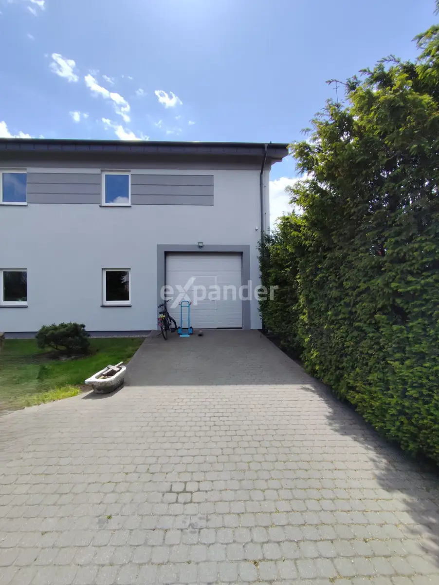 Lokal budynek biuro biura magazyn, lokalizacja