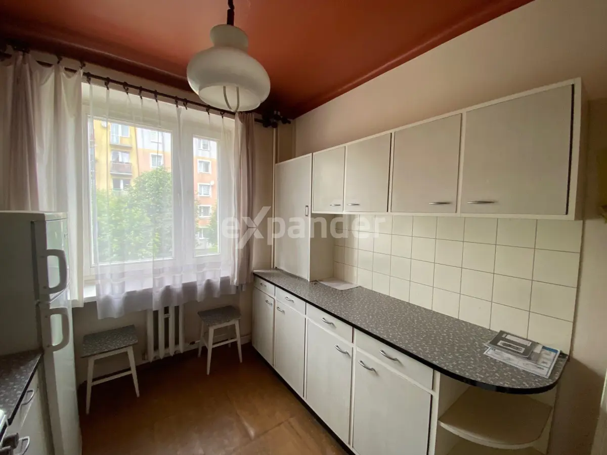 3 pokoje, 1 piętro z balkonem