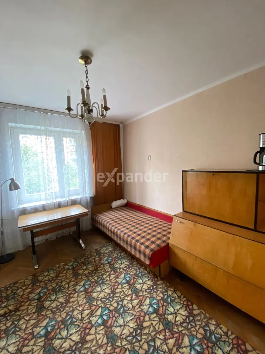 3 pokoje, 1 piętro z balkonem