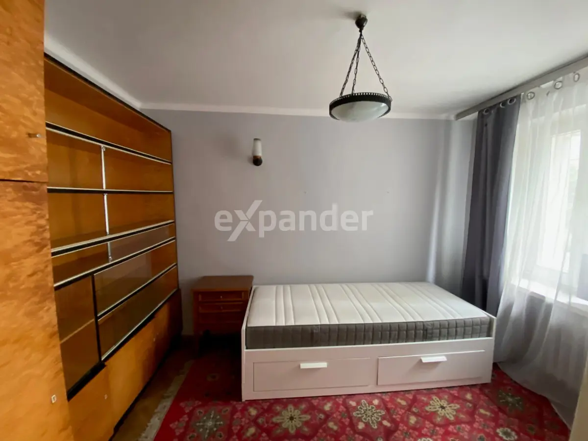 3 pokoje, 1 piętro z balkonem