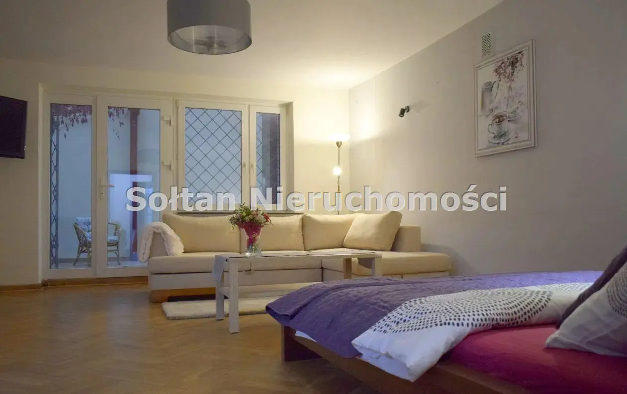 Dom, 17 pokoi 457 m² na sprzedaż - Warszawa