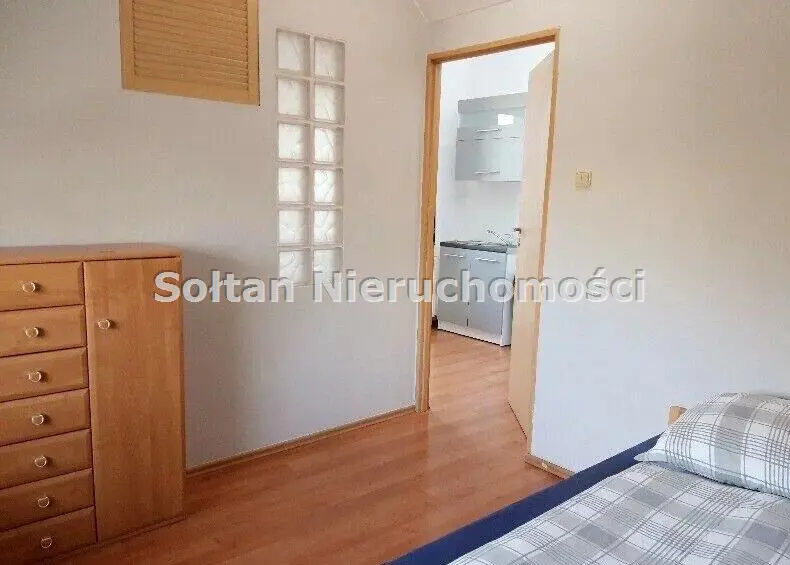 Dom, 17 pokoi 457 m² na sprzedaż - Warszawa