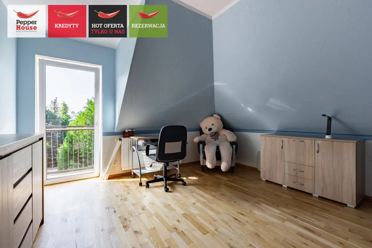 Dom z dużą działką oraz pięknym ogrodem