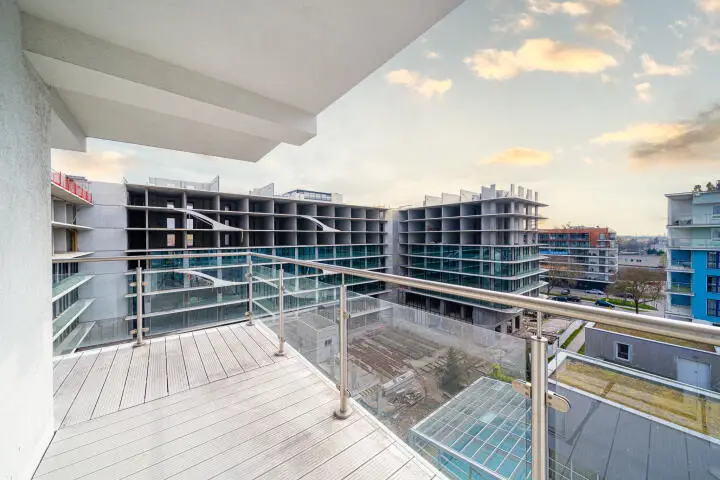 Apartament 2 pokojowy z aneksem kuchennym i balkonem