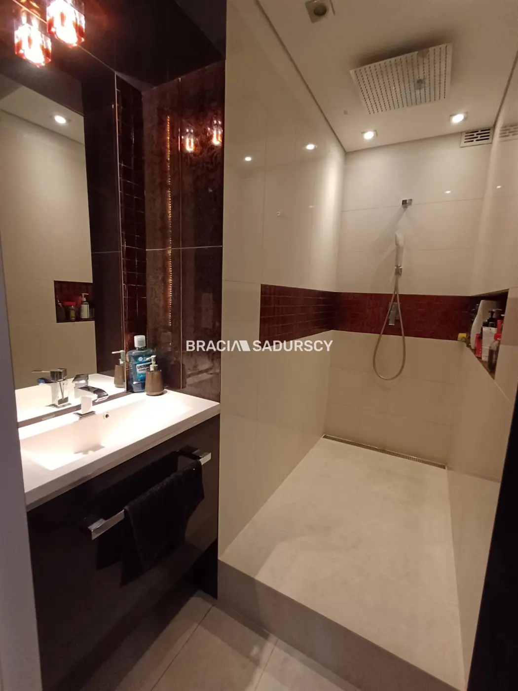 3 pok, 2 łazienki negocjacja ceny