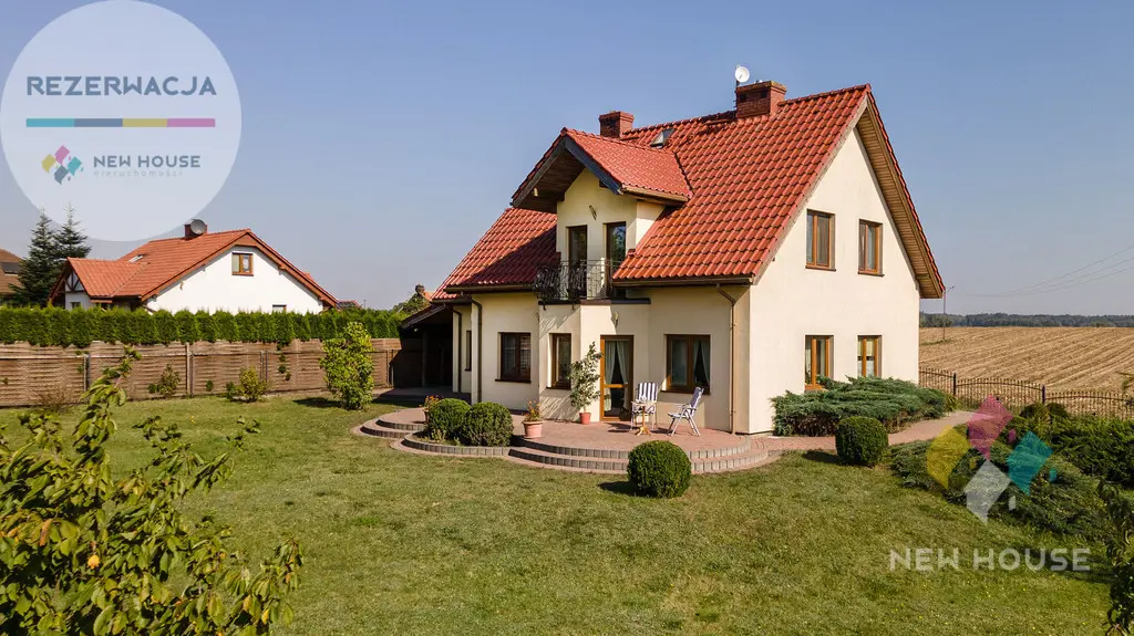 Dom jednorodzinny w Gadach z tarasem, ogrodem.