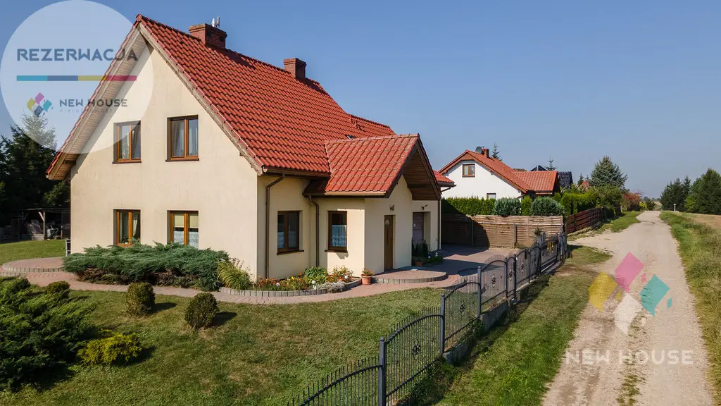 Dom jednorodzinny w Gadach z tarasem, ogrodem.