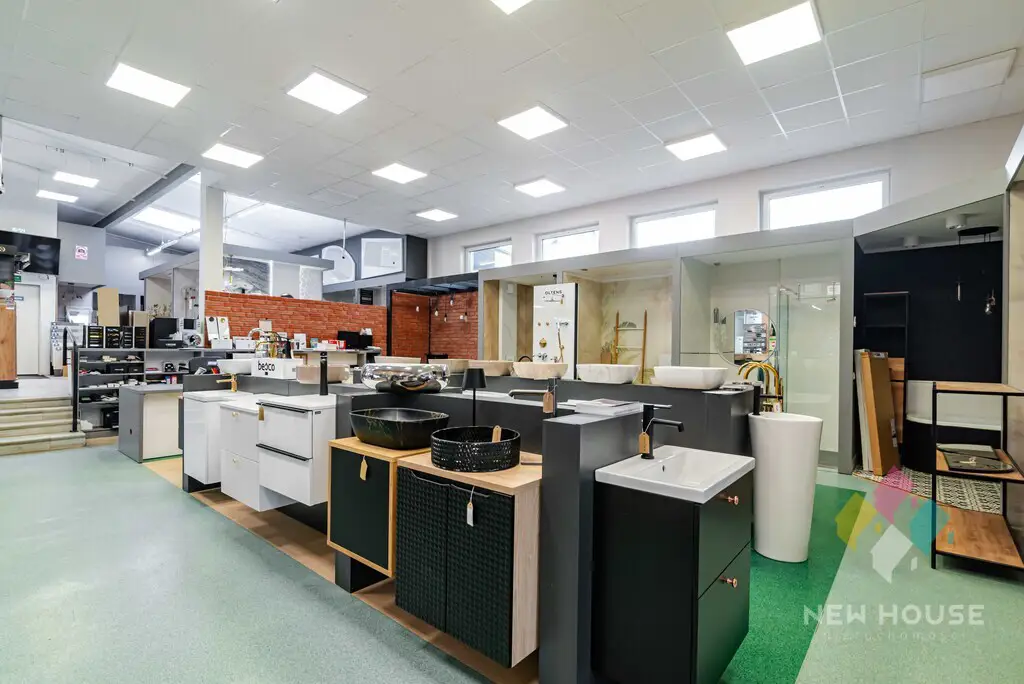 Obiekt handlowo-usługowy, przy głównej drodze