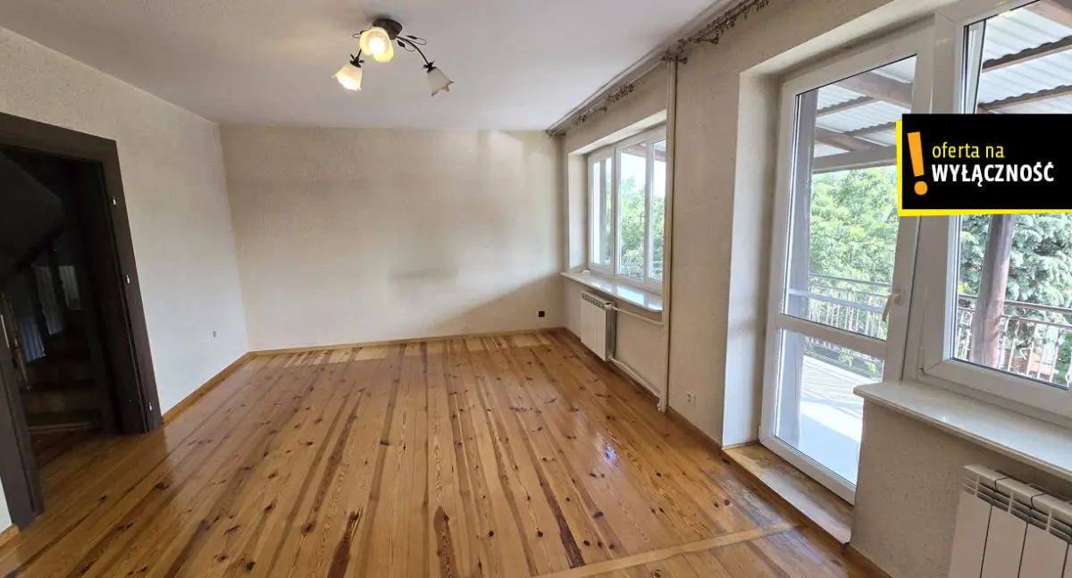 Miejski azyl - dom w Połańcu z tarasem i ogrodem