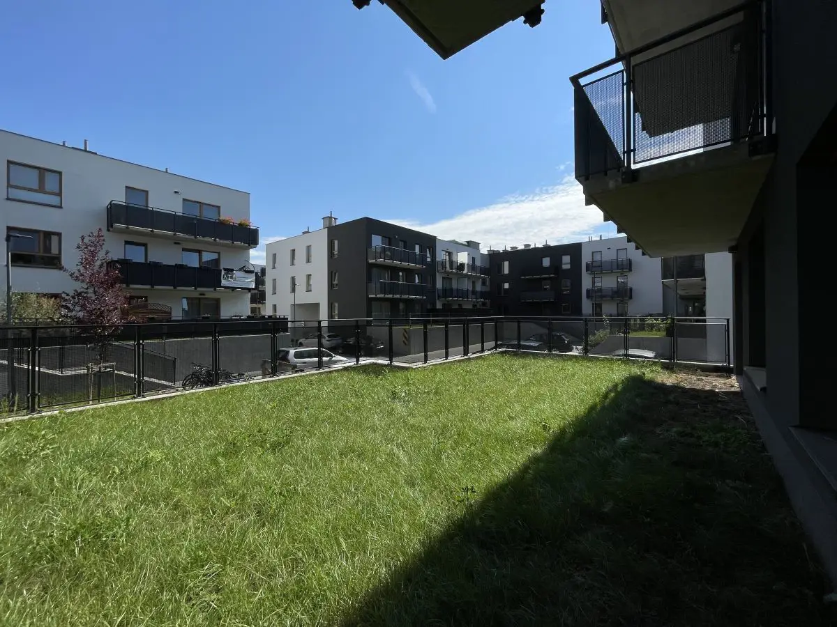 4 pokoje w stanie deweloperskim, ogródek 82,38 m²