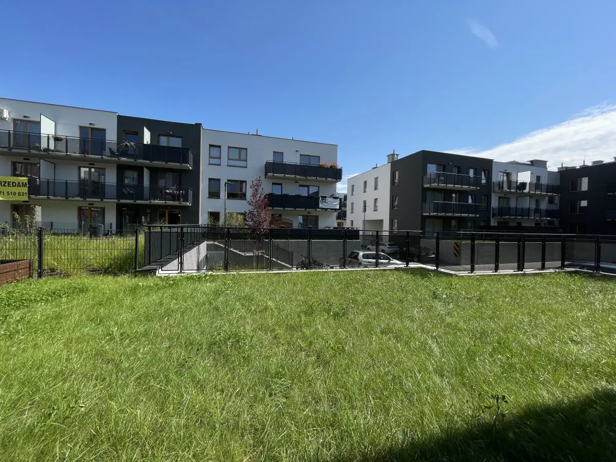 4 pokoje w stanie deweloperskim, ogródek 82,38 m²