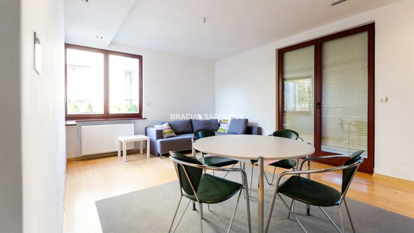 2 pok ul. Bobrzyńskiego z ogródkiem