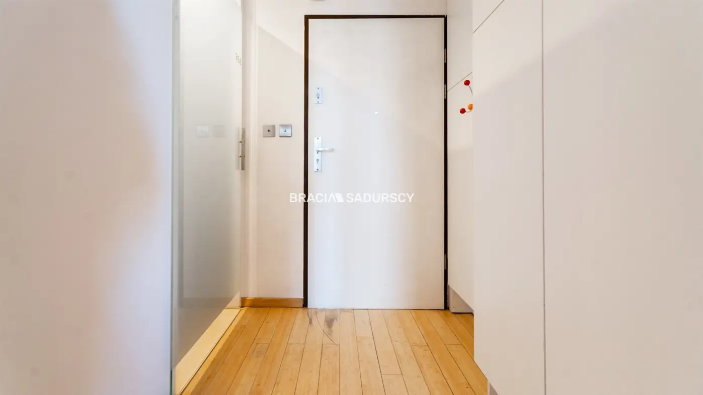 2 pok ul. Bobrzyńskiego z ogródkiem