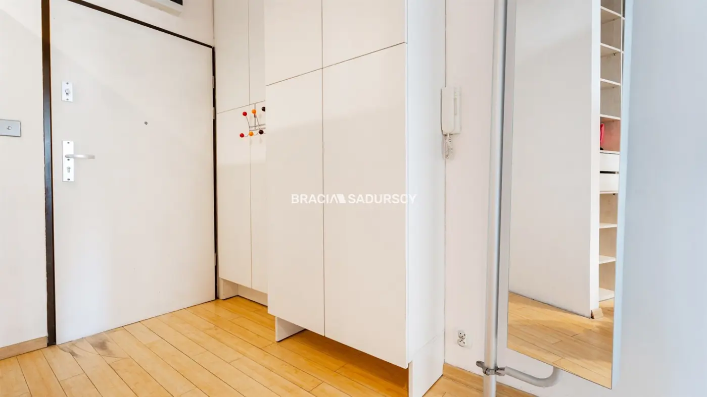 2 pok ul. Bobrzyńskiego z ogródkiem