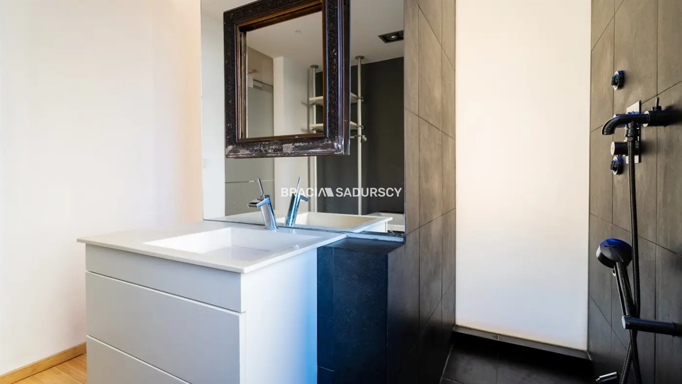 2 pok ul. Bobrzyńskiego z ogródkiem