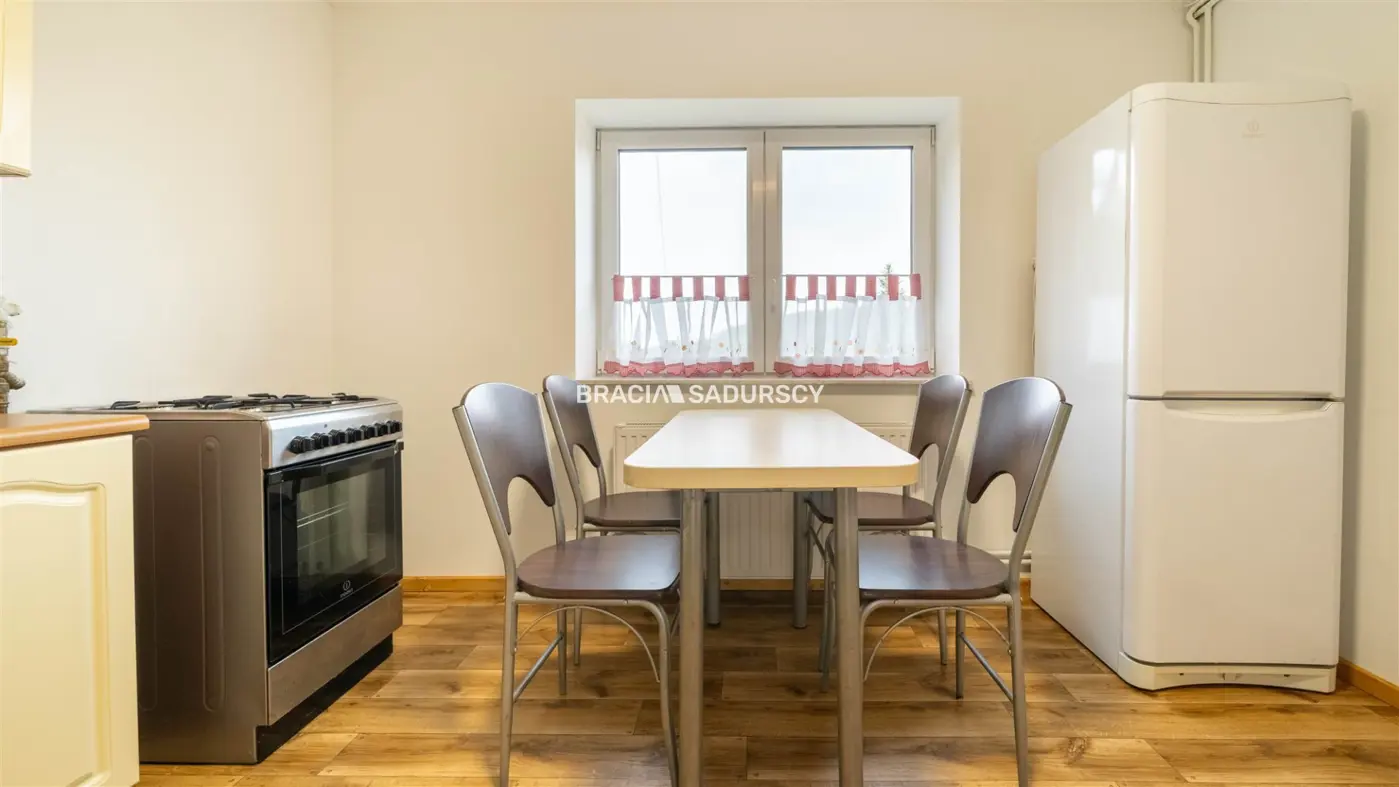 DO WYNAJĘCIA DOM W TYŃCU NA KAMERALNEJ DZIAŁCE