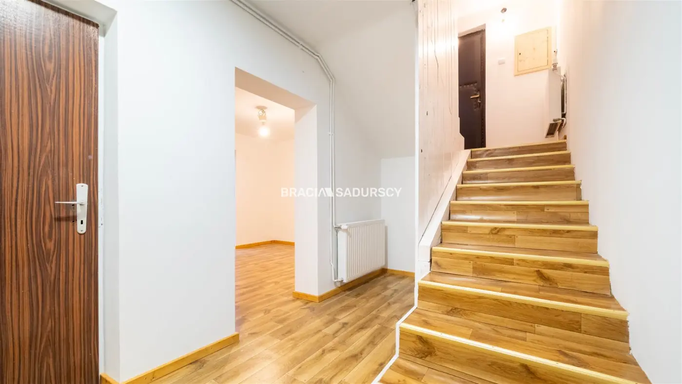 DO WYNAJĘCIA DOM W TYŃCU NA KAMERALNEJ DZIAŁCE