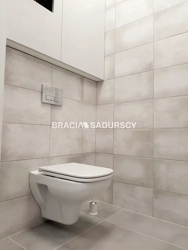 nowy lokal 170 m2 Sakwina