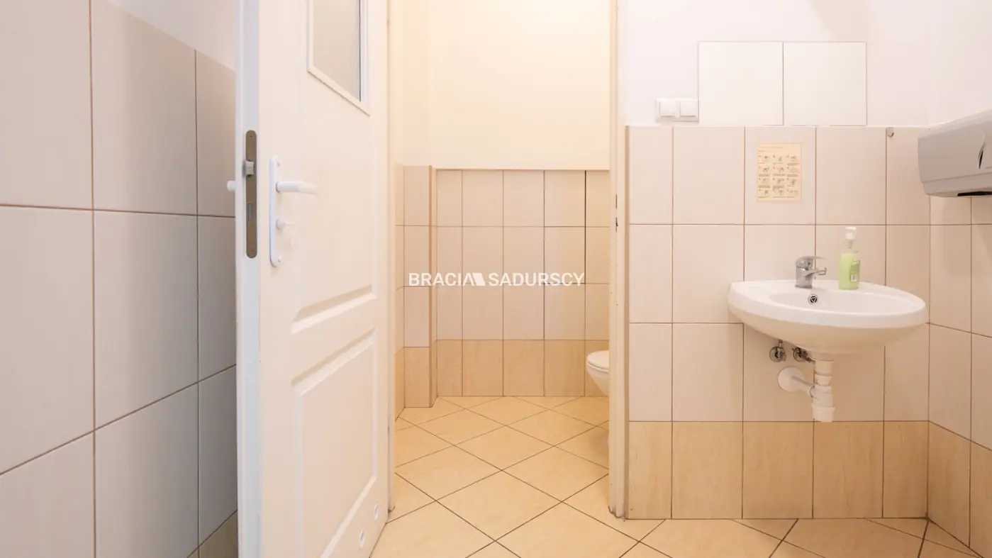 lokal 93m2 parter z witryna wynajem