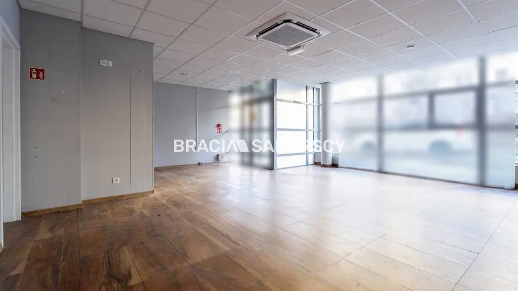 Kurdwanów lokal front 75 m2