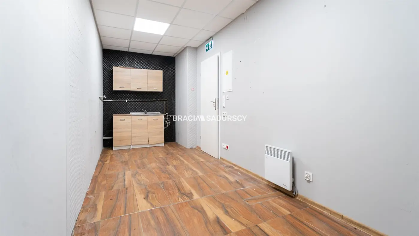 Kurdwanów lokal front 75 m2