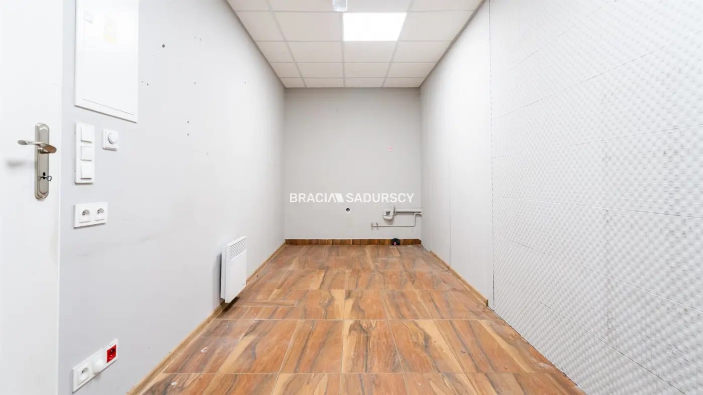 Kurdwanów lokal front 75 m2