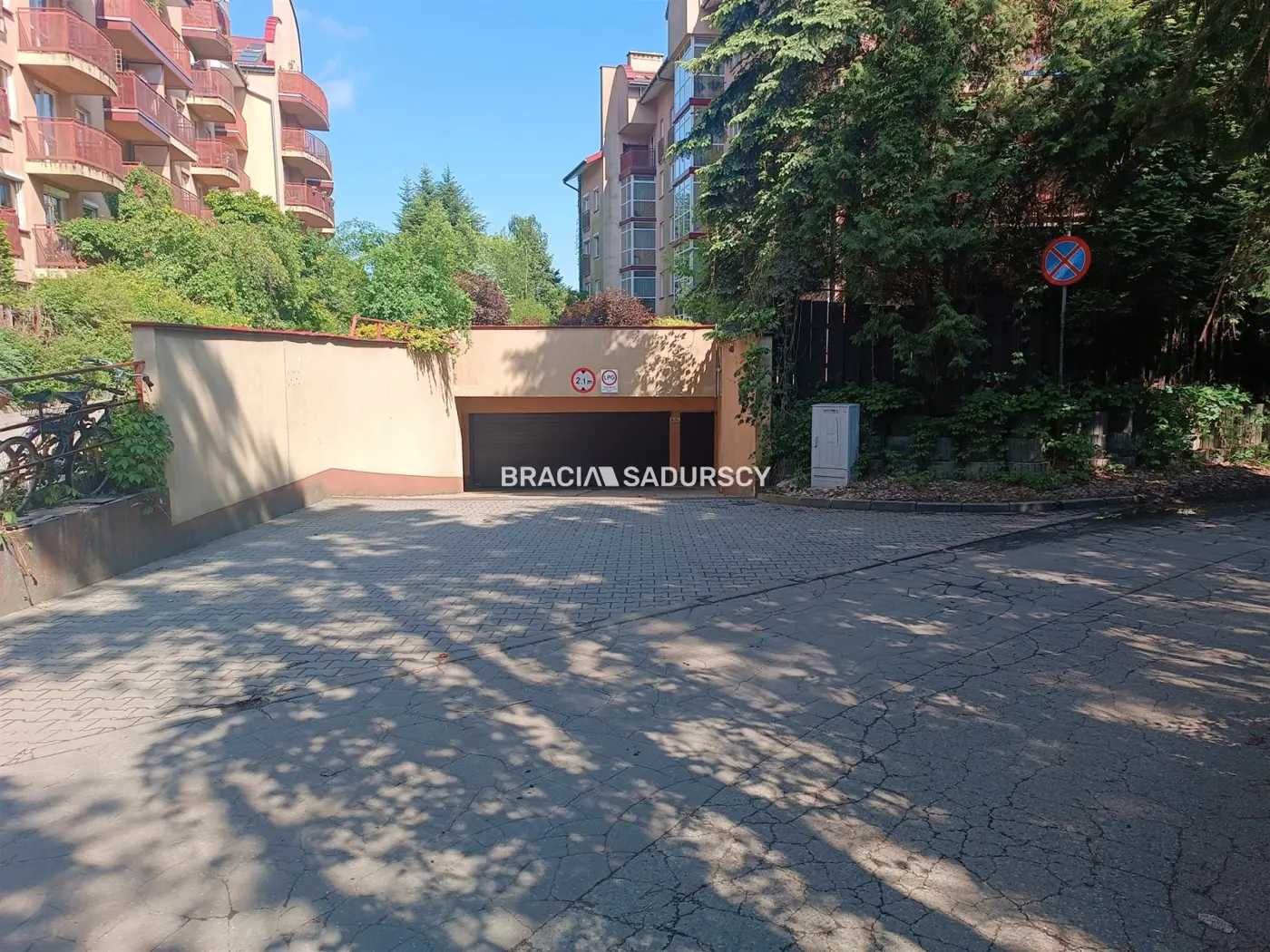 Miejsce postojowe na oś. Podwawelskim w Krakowie