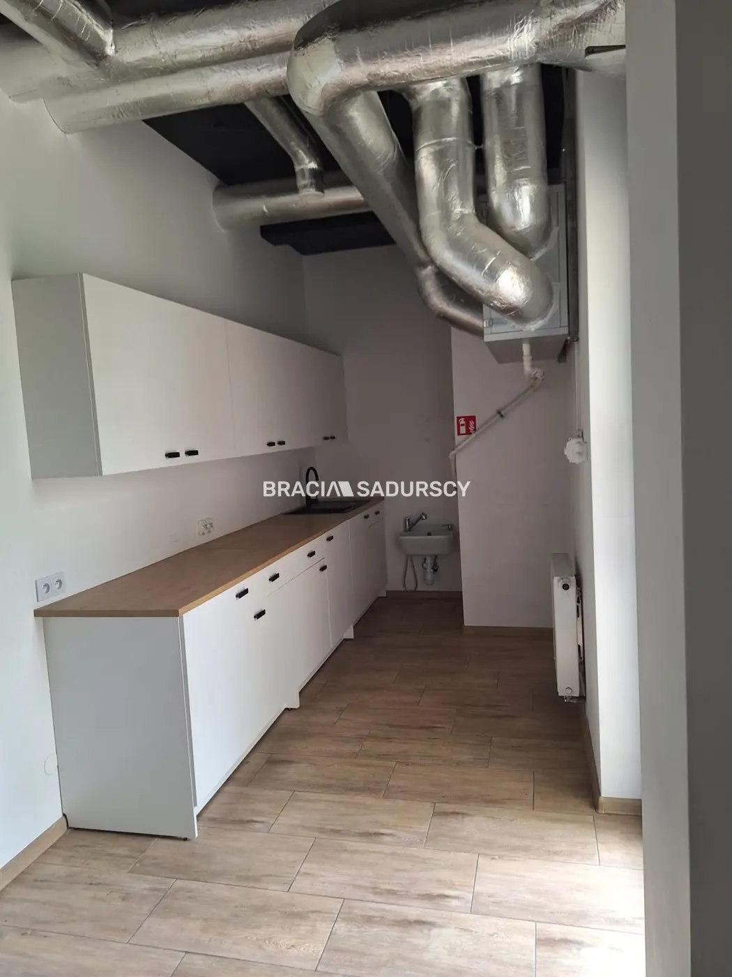 Lokal przy ul. Dąbskiej,nowoczesny,do wejścia