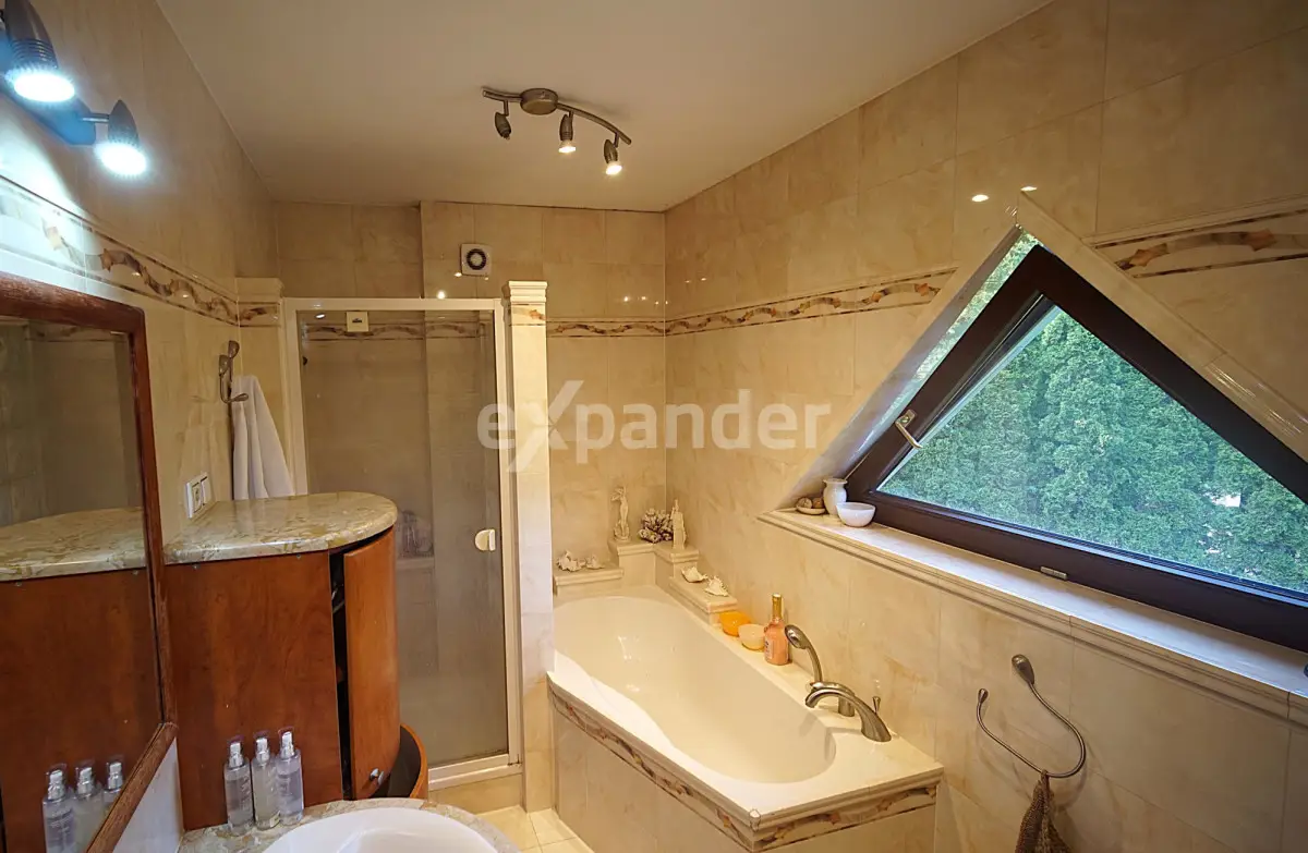 Wyjątkowa rezydencja z pięknym ogrodem, Przemyśl