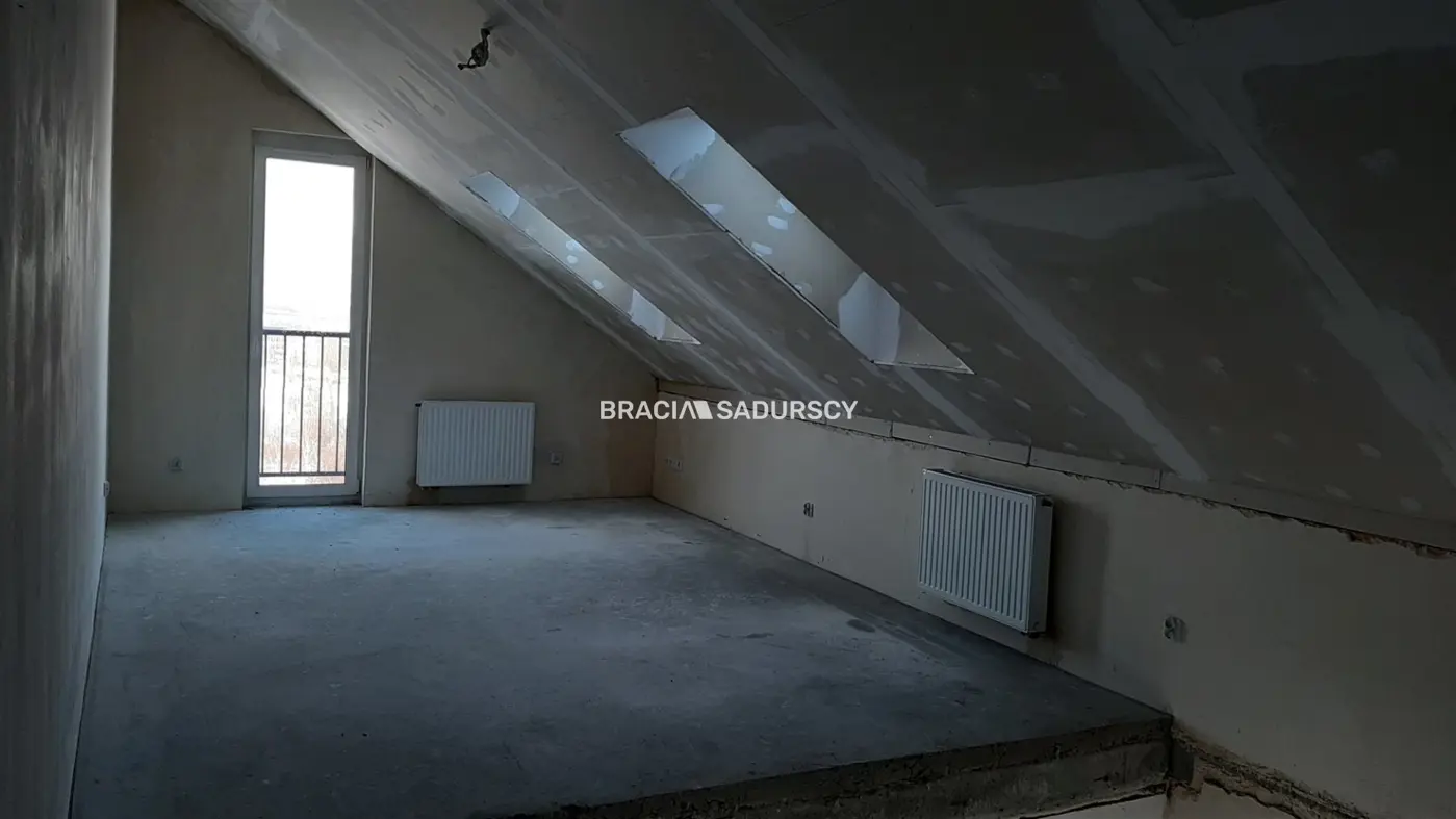 Dwupoziomowe mieszkanie, Wieliczka os. Klasno