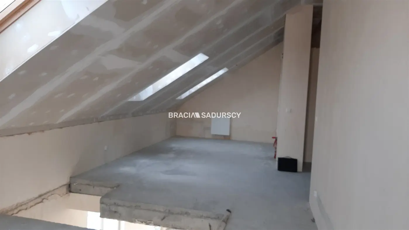 Dwupoziomowe mieszkanie, Wieliczka os. Klasno