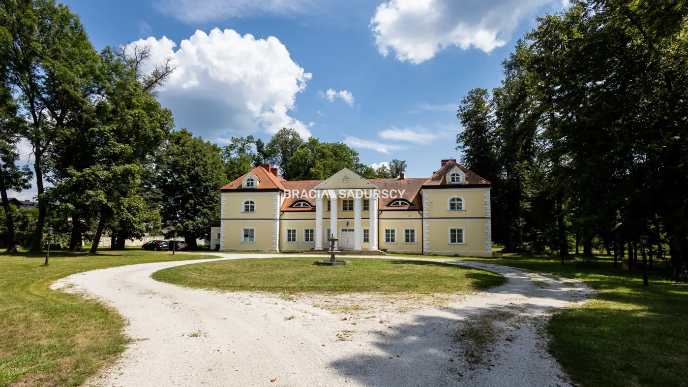 Historyczny Pałac w Radoszewnicy
