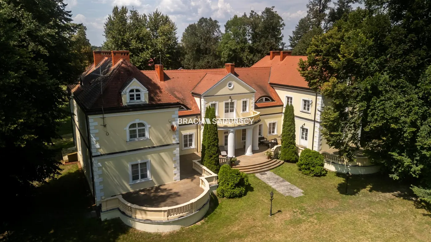 Historyczny Pałac w Radoszewnicy