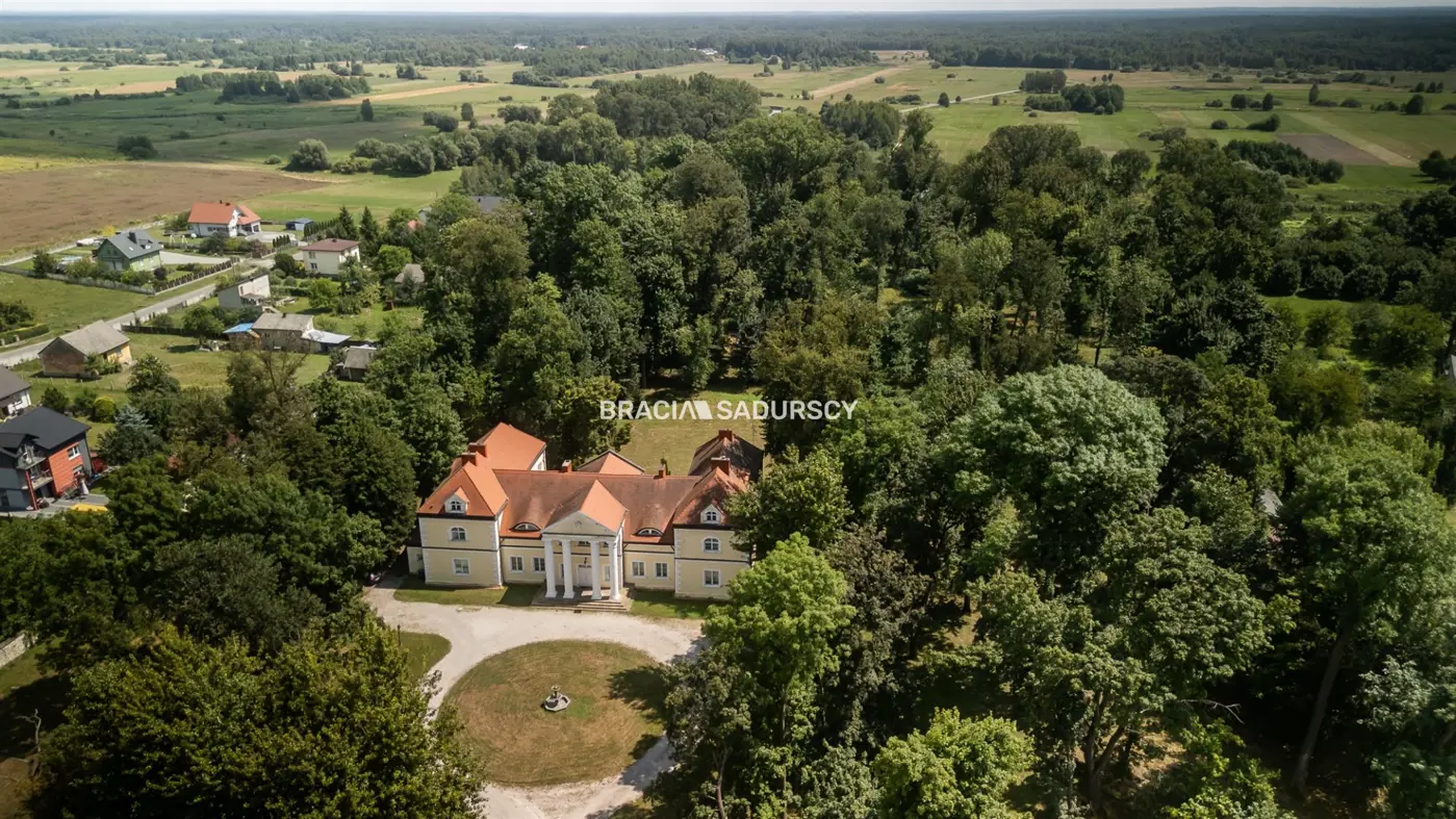 Historyczny Pałac w Radoszewnicy